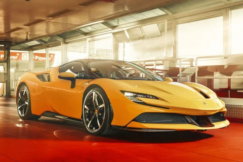 Ferrari SF90 XX Stradale 2023 view 4
