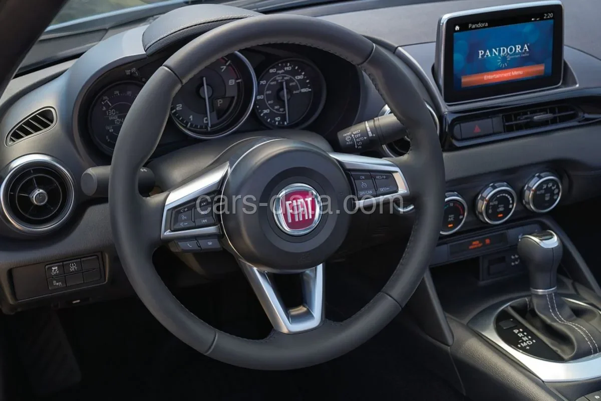 Fiat 124 Spider 1.4 MultiAir 16v 2016 front view