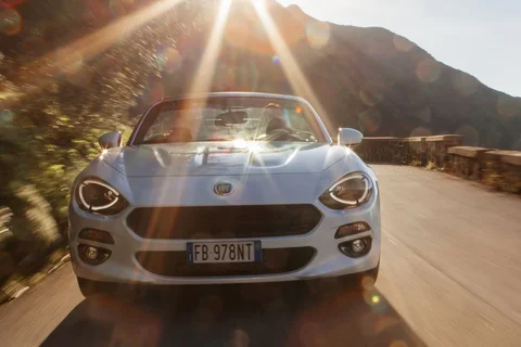 Fiat 124 Spider 1.4 MultiAir 16v 2016 view 4