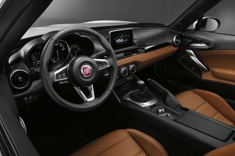Fiat 124 Spider 1.4 MultiAir 16v 2016 view 5