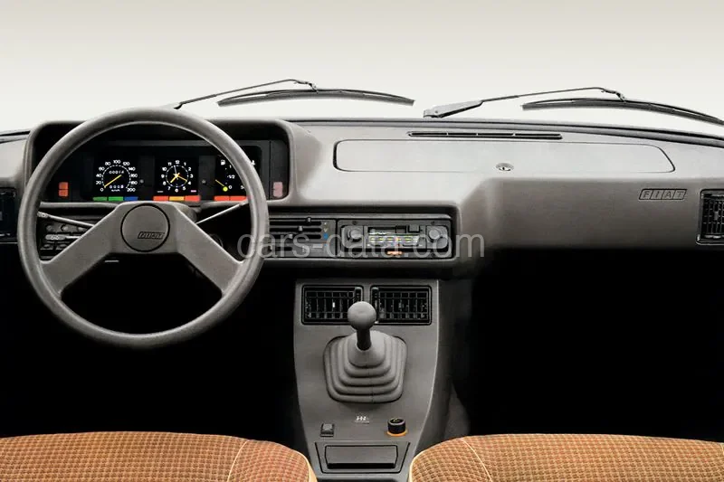 Fiat 131 1600 CL 1981 front view