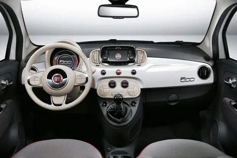 Fiat 500 500C 1.2 Young 2019 view 3