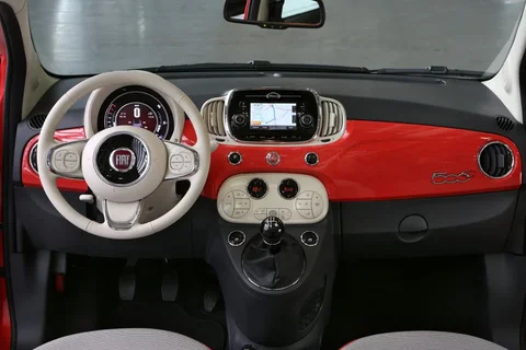 Fiat 500 500C 1.2 Young 2019 view 6