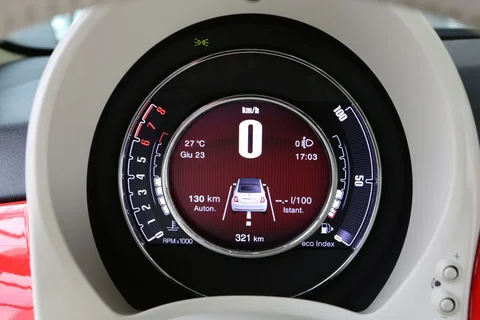 Fiat 500 500C 1.2 Young 2019 view 10