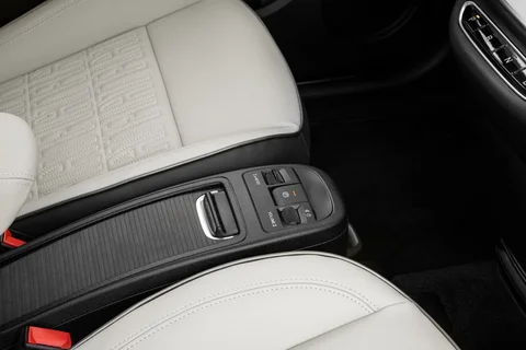 Fiat 500 500e 24kWh Action 2020 view 4