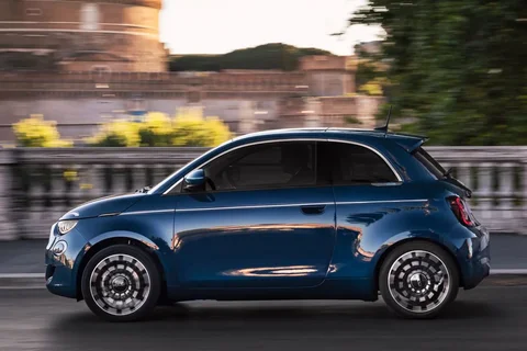 Fiat 500 500e 24kWh Action 2020 view 6