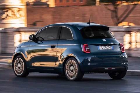 Fiat 500 500e 24kWh Action 2020 view 7