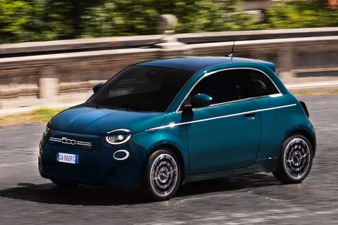 Fiat 500 500e 24kWh Action 2020 view 12