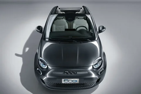Fiat 500 500eC 42kWh Red 2021 view 4