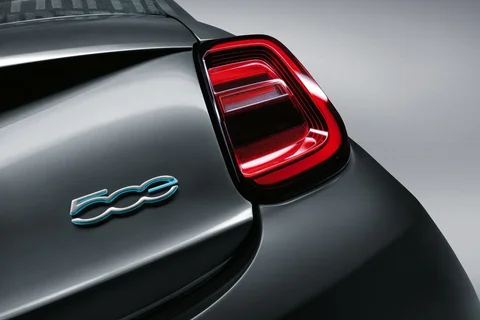 Fiat 500 500eC 42kWh Red 2021 view 5