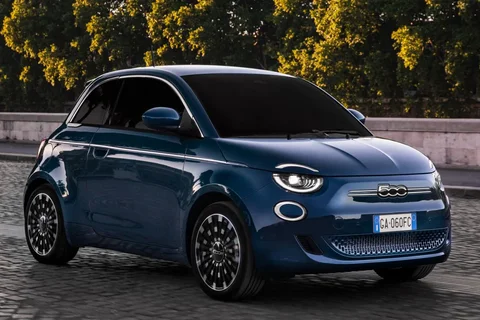 Fiat 500 500eC 42kWh Red 2021 view 7