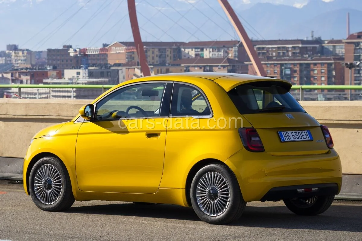 Fiat 500 Hybrid Icon 3+1 2026 halvkombi framifrån