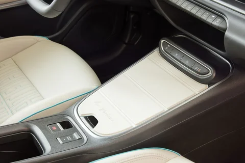 Fiat 600 Hybrid 110 La Prima 2025 view 8