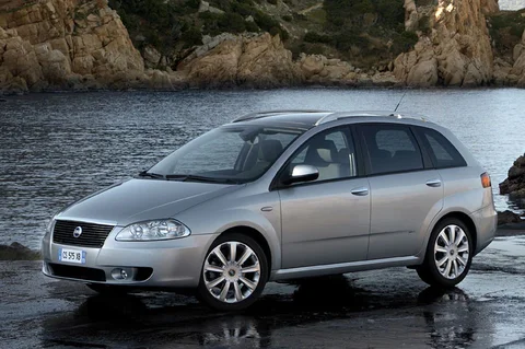 Fiat Croma 2.2 16v Dynamic 2005 view 1