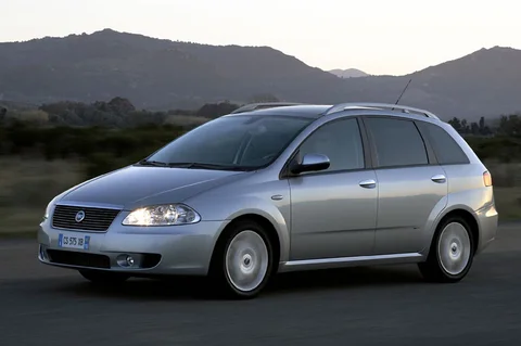 Fiat Croma 2.2 16v Dynamic 2005 view 6