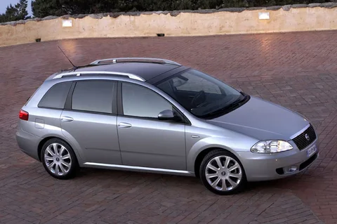 Fiat Croma 2.2 16v Dynamic 2005 view 7