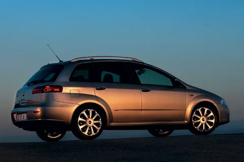 Fiat Croma 2.2 16v Dynamic 2005 view 8