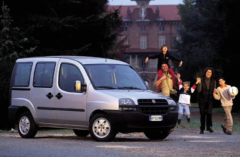Fiat Doblò 1.9 JTD ELX 2001 view 2