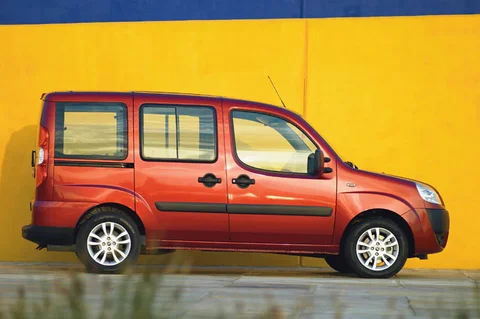 Fiat Doblò 1.3 Multijet 16v Active 2005 view 2