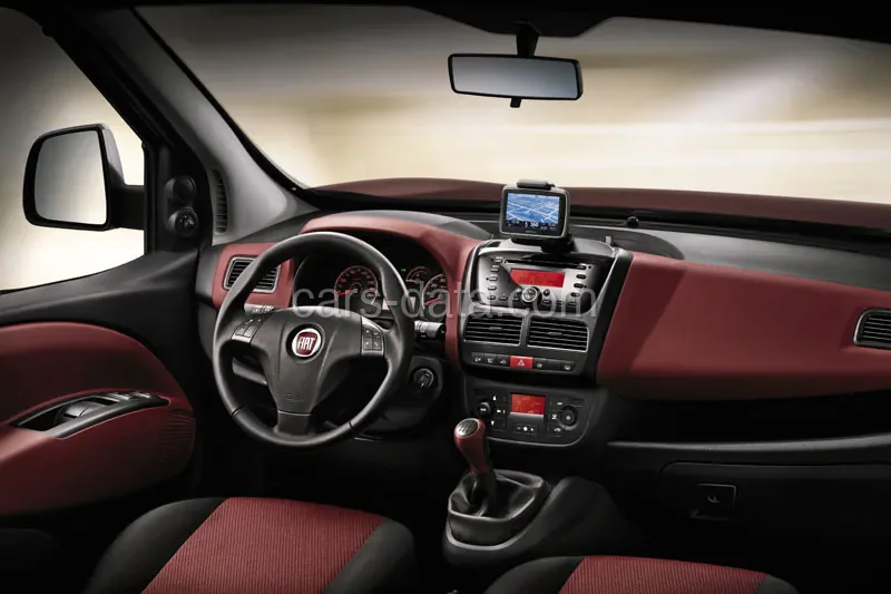 Fiat Doblò 1.4 16v Dynamic 2010 front view