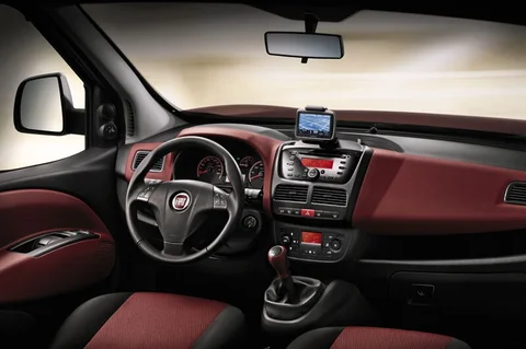 Fiat Doblò 1.4 16v Active 2010 view 5