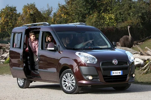 Fiat Doblò 1.4 16v Active 2010 view 8