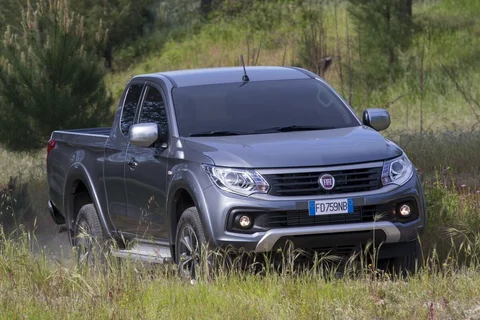 Fiat Fullback Extended Cab 150hp SX 2016 view 8