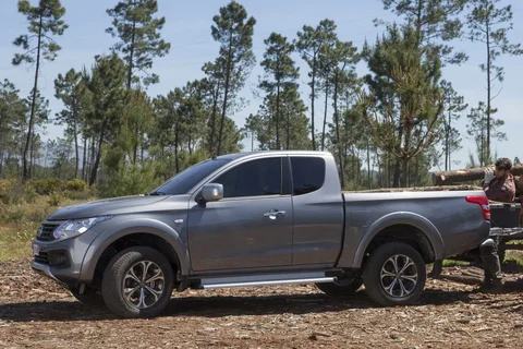 Fiat Fullback Extended Cab 150hp SX 2016 view 4