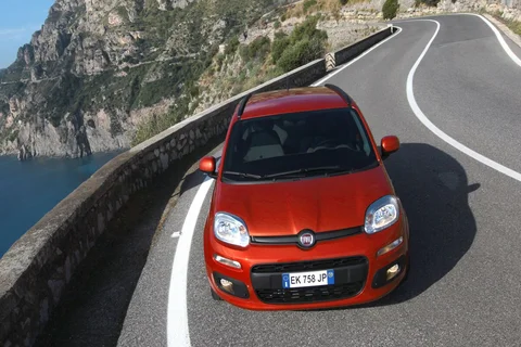 Fiat Panda 1.2 69 Lounge 2019 view 4