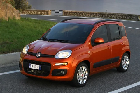 Fiat Panda 1.2 69 Lounge 2019 view 9