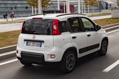 Fiat Panda 1.0 Hybrid Launch Edition 2020 view 4