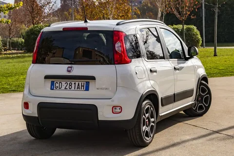 Fiat Panda 1.0 Hybrid Launch Edition 2020 view 8