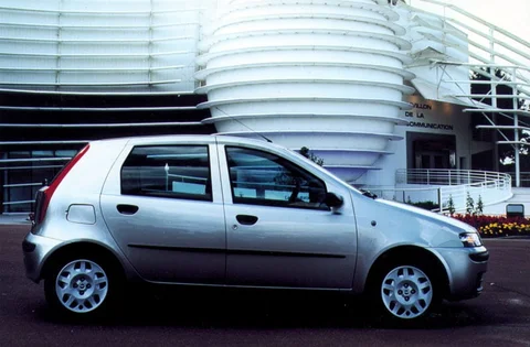 Fiat Punto 1.2 Dynamic 2002 view 3