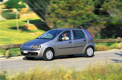 Fiat Punto 1.2 Dynamic 2002 view 4