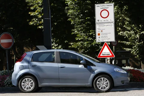 Fiat Punto Grande Punto 1.2 Active 2008 view 8