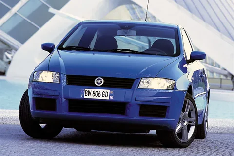 Fiat Stilo 1.6 16v Dynamic 2001 view 2
