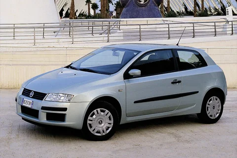 Fiat Stilo 1.6 16v Dynamic 2001 view 5