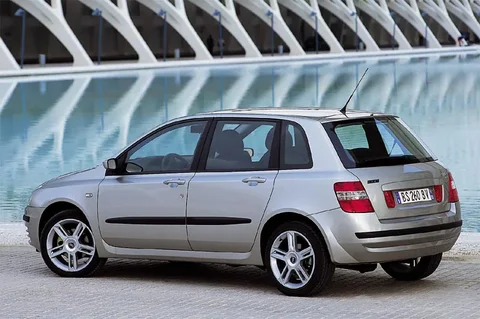 Fiat Stilo 1.4 16v Young 2005 view 4