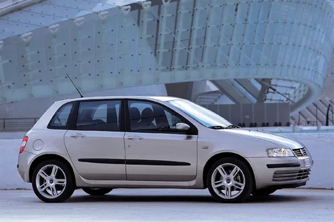 Fiat Stilo 1.4 16v Young 2005 view 5