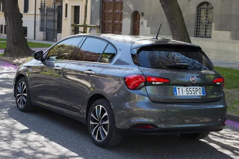 Fiat Tipo Estate 1.4 16v Mirror 2019 view 2