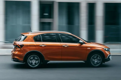 Fiat Tipo 1.0 Cross 2021 view 9