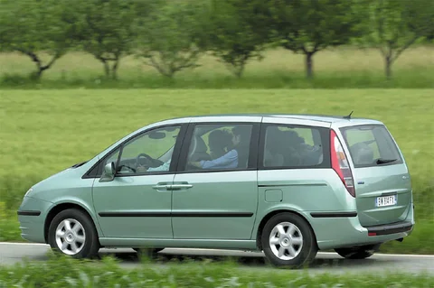 Fiat Ulysse 2.0 16v Emotion 2002 view 2