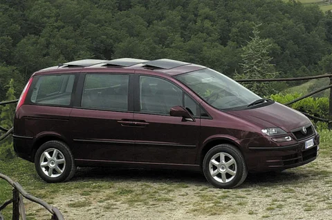 Fiat Ulysse 2.0 16v Emotion 2002 view 3