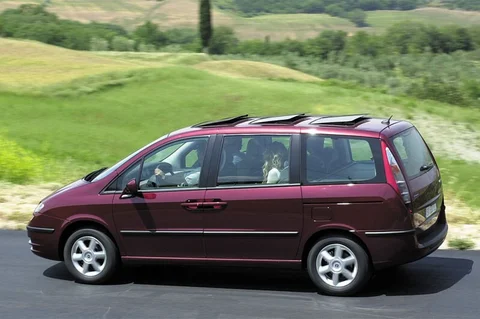 Fiat Ulysse 2.0 16v Emotion 2002 view 4