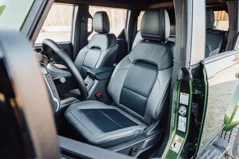 Ford Bronco 2.7 EcoBoost V6 Badlands 2024 view 3