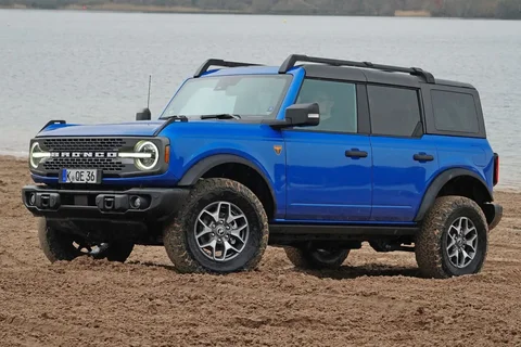 Ford Bronco 2.7 EcoBoost V6 Badlands 2024 view 9