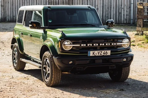 Ford Bronco 2.7 EcoBoost V6 Badlands 2024 view 10