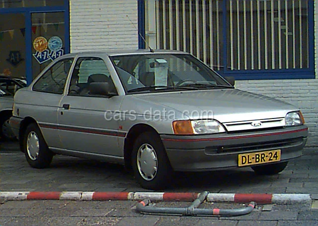 Ford Escort 1.4i CL 1990 front view