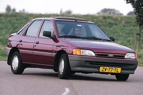 Ford Escort 1.6 CLX 1990 view 3