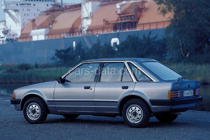 Ford Escort 1.3 GL 1980 front view